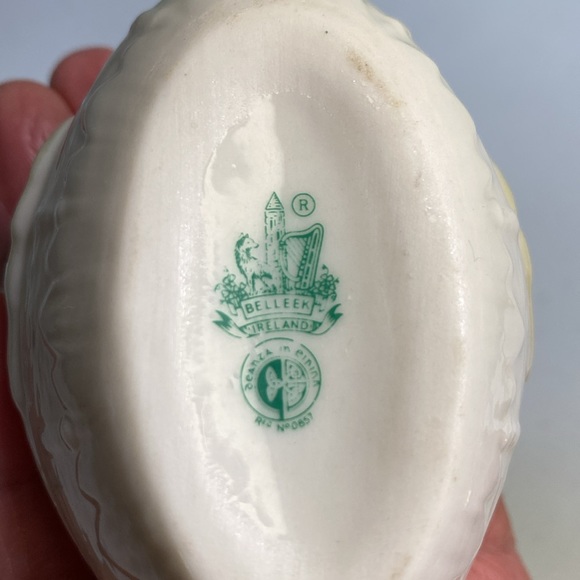 Vintage Belleek Ireland Swan Porcelain Creamer - Picture 6 of 10